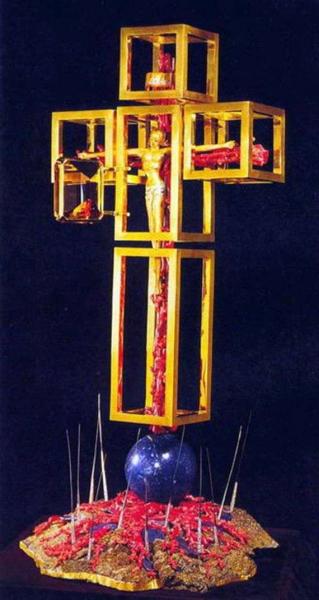 Инсталляция Сальвадора Дали «Крест Ангела»