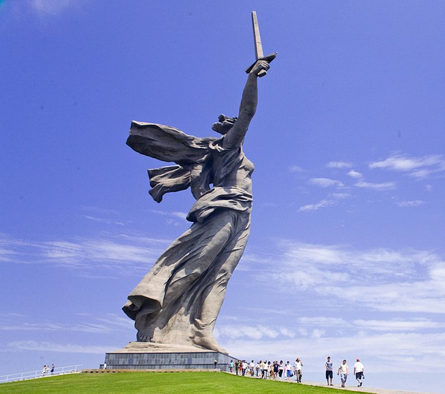 Памятник-скульптура «Родина-мать» в Волгограде, описание, фото