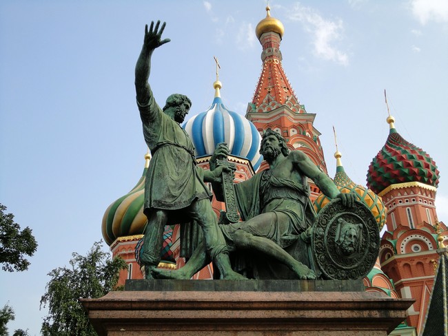 Памятники и скульптуры в Москве