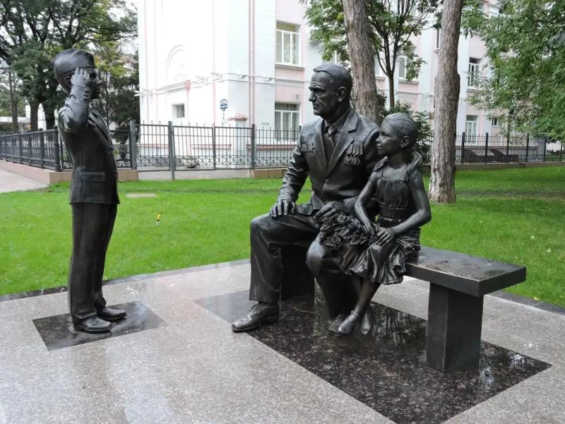 Скульптуры и памятники Краснодара: фото и описание