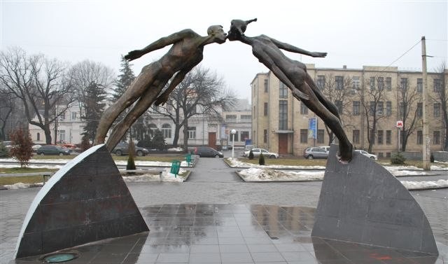 Скульптуры Украины (Львов, Полтава, Харьков) - фото и описание