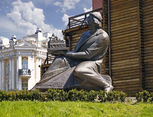 Скульптуры в Киеве: фото, описание