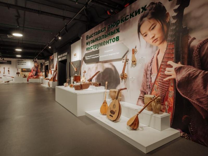 В Шереметевском дворце — Музее музыки открылась выставка тюркских музыкальных инструментов